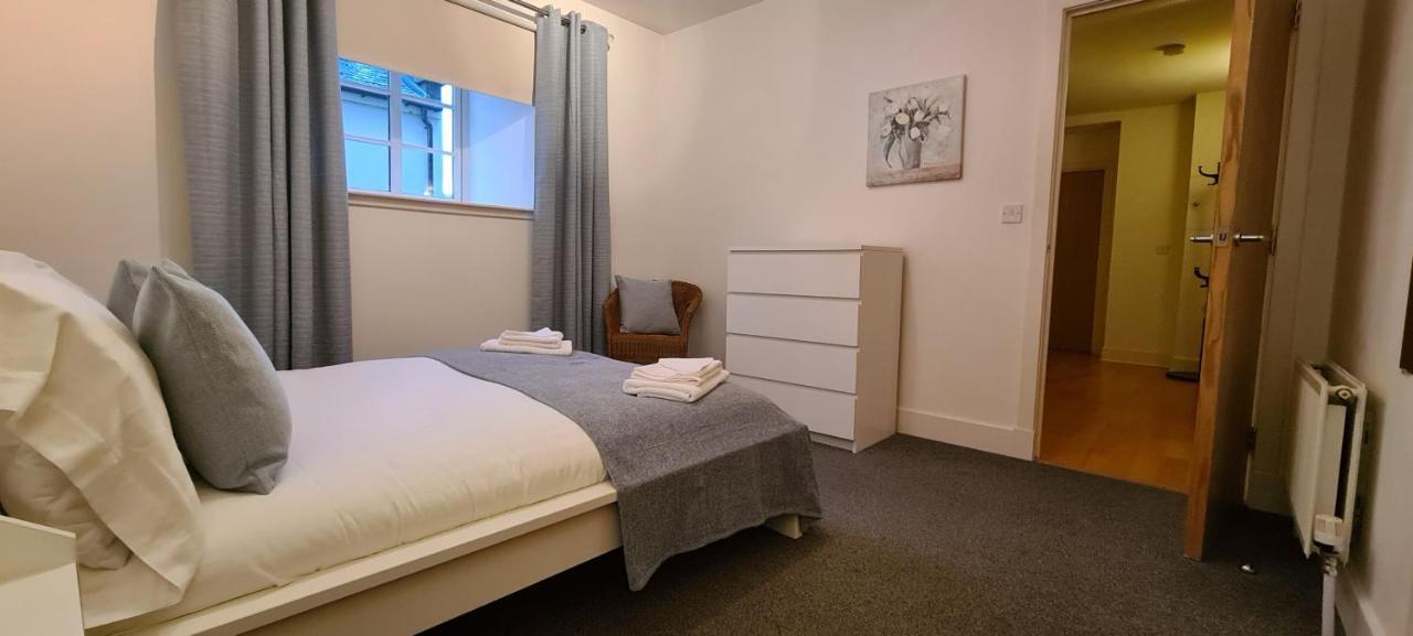 Pass The Keys Spacious 3Beds Flat Near City Centre - Free Parking Edinburgh Bagian luar foto
